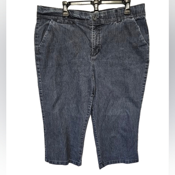 L.L. Bean Denim - L.L.Bean Classic Blue Denim Women's Capri Jeans Size 16